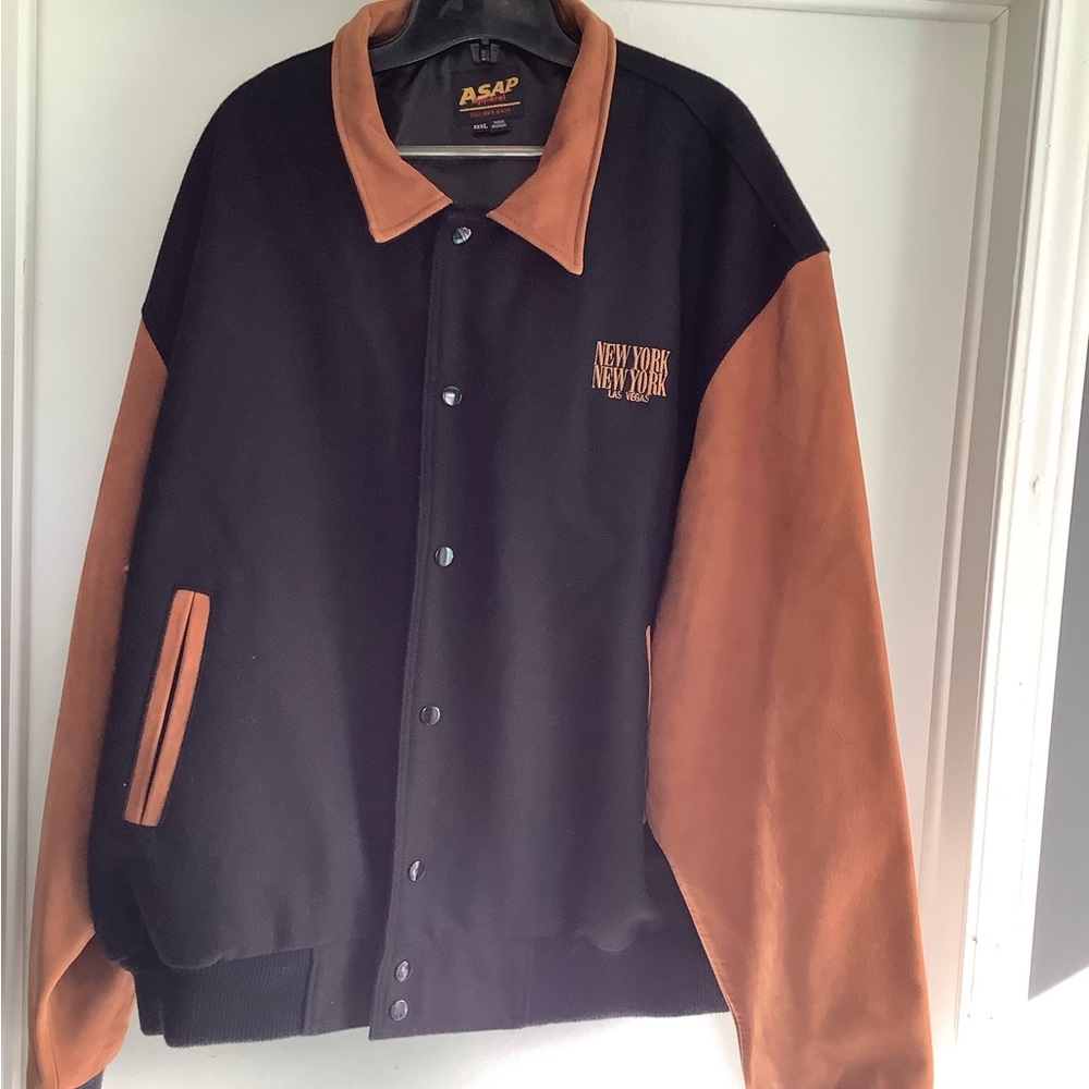 NWOT Never worn, Sz XXXL Mens Athletic Jacket, lined, suede sleeves & flannel